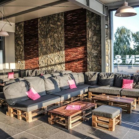 Hotel Europa Стараховице Экстерьер фото