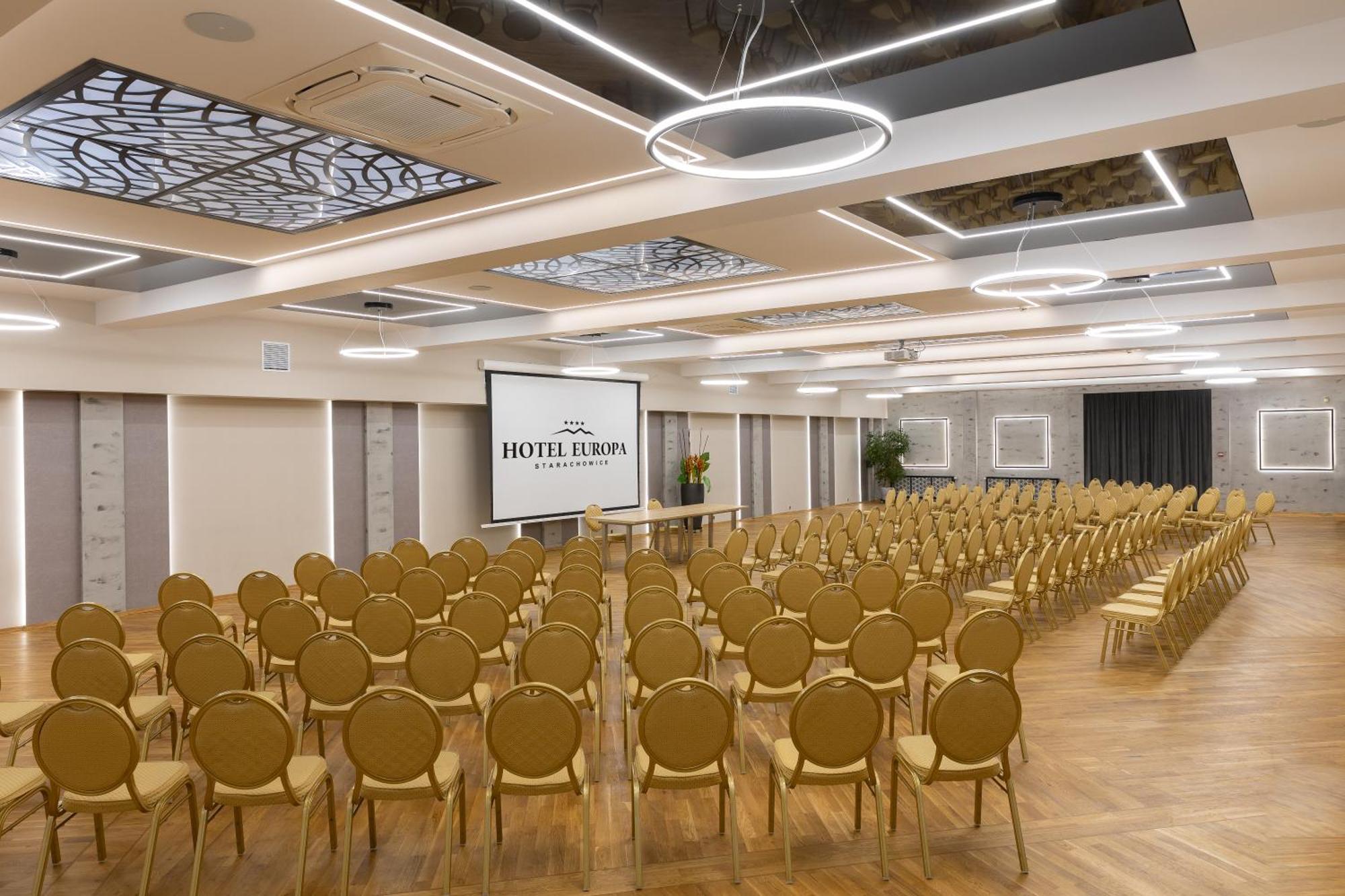 Hotel Europa Стараховице Экстерьер фото